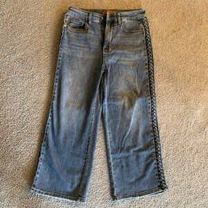 JUDY BLUE WIDE LEG CROP JEANS WITH BRAID DETAIL - SIZE 29 / 9